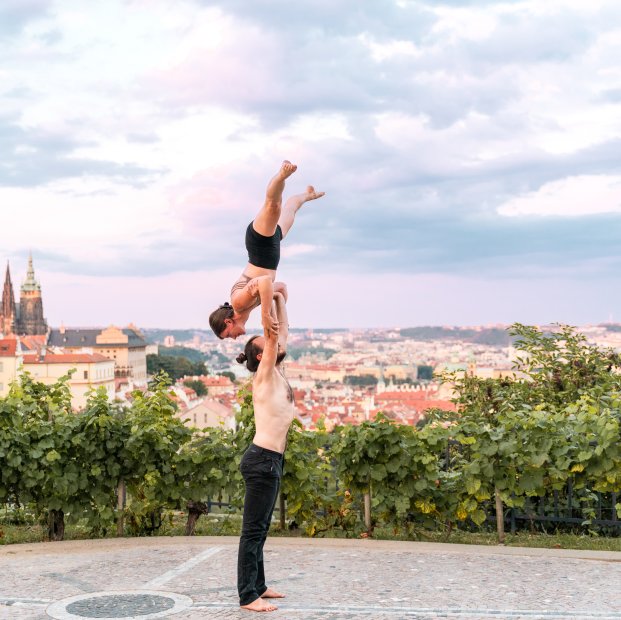Kurz  Acroyogy